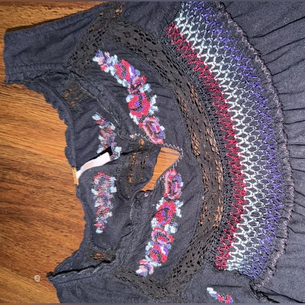 Free people boho cutout black embroidered top blouse black silver beading spring - Picture 4 of 10